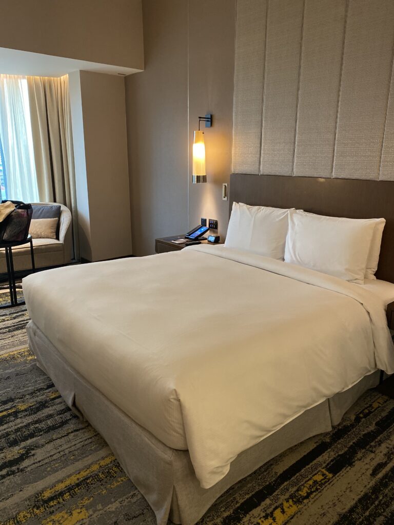 hilton-hotel-bedroom-1